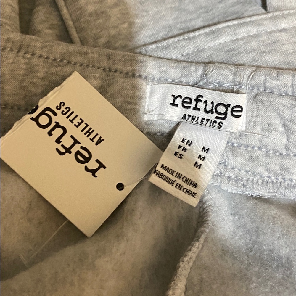 NWT REFUGE Cargo sweat shorts size women’s medium - Picture 7 of 7
